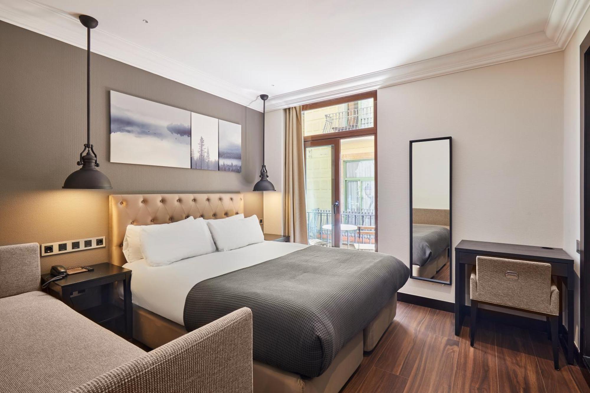 Superior Double Room with Balcony,1586307879:JPEG